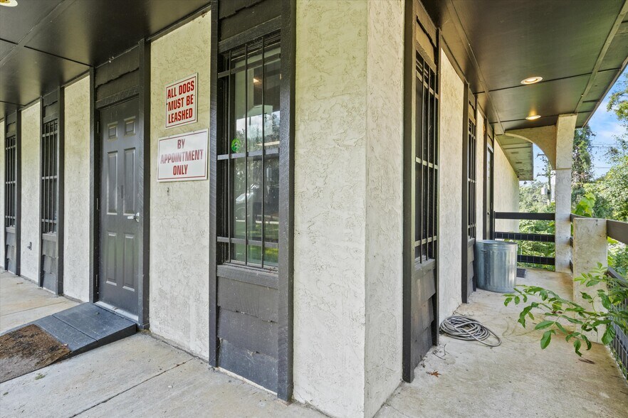 More Photos Of 1355 E Lafayette St, Tallahassee Veterinarian Kennel For Sale