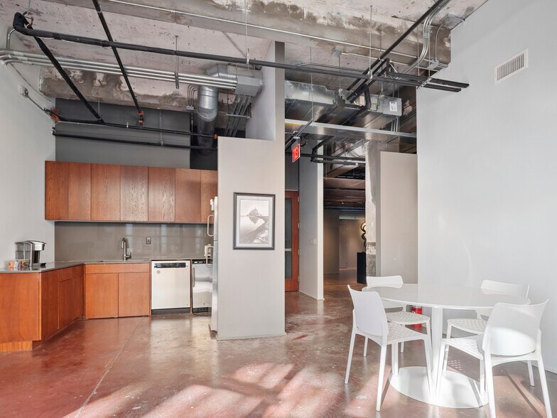 More Photos Of 201 NW 10th St, Oklahoma City Storefront Retail Office For Lease