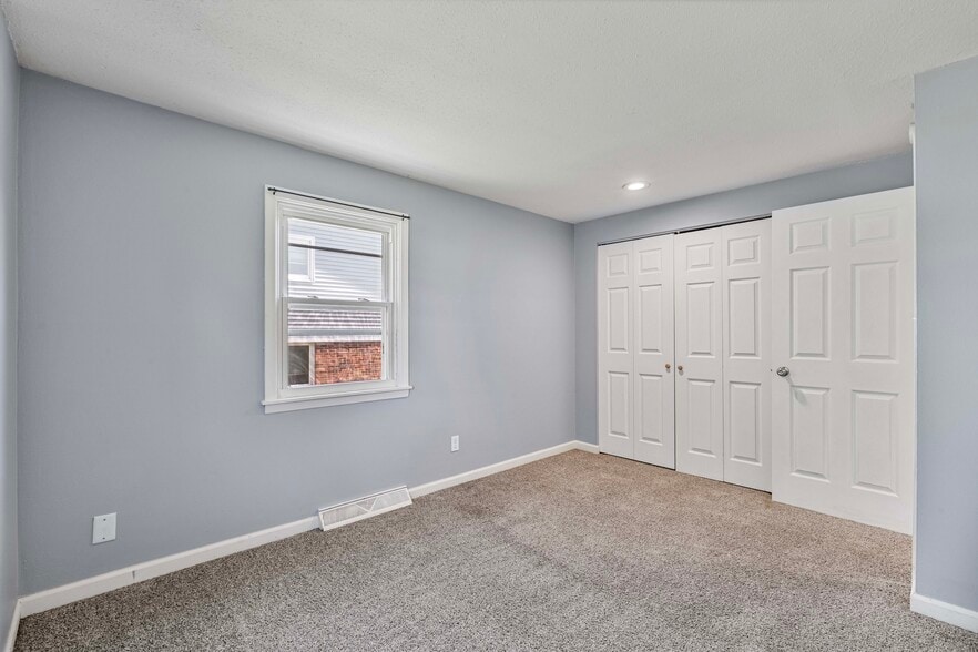 More Photos Of 2704-2712 Magnolia Dr, Bettendorf Apartments For Sale