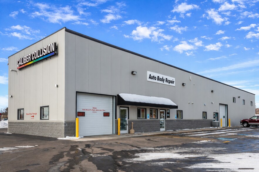 Primary Photo Of 2602 E Main St, Merrill Auto Repair For Sale