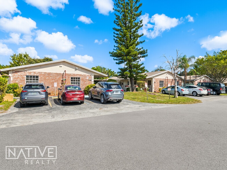More Photos Of 201-221 NE 40th Ct, Oakland Park Assisted Living For Sale