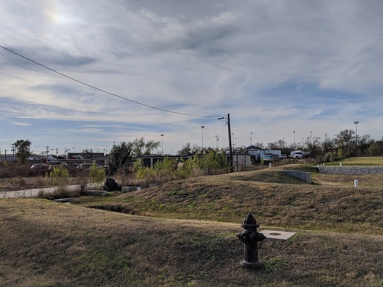 More Photos Of 4300 Burch Dr, Del Valle Land For Lease