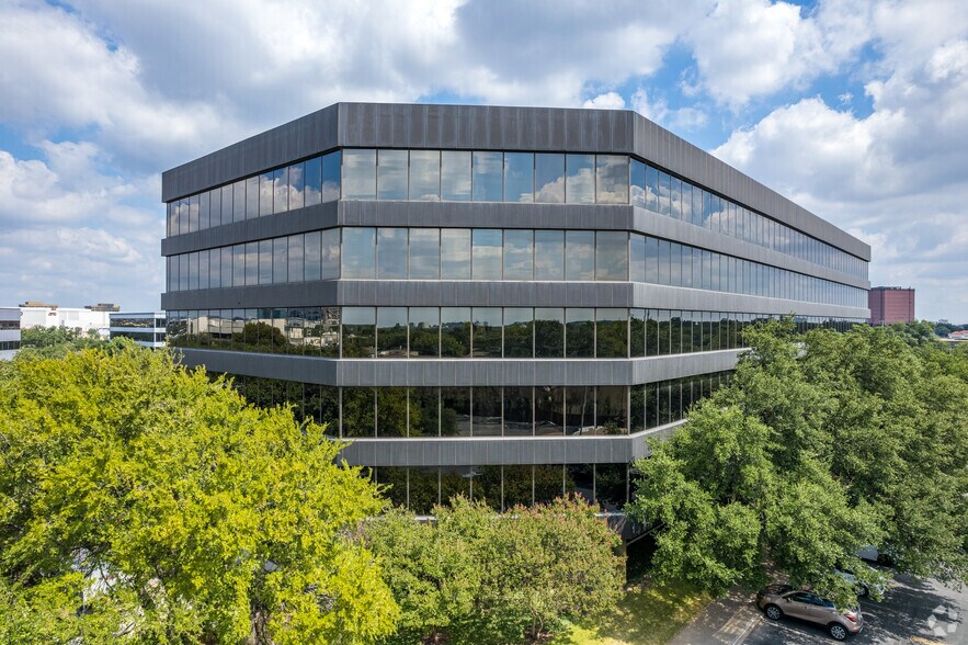 Primary Photo Of 5720 Lyndon B Johnson Fwy, Dallas Office For Lease