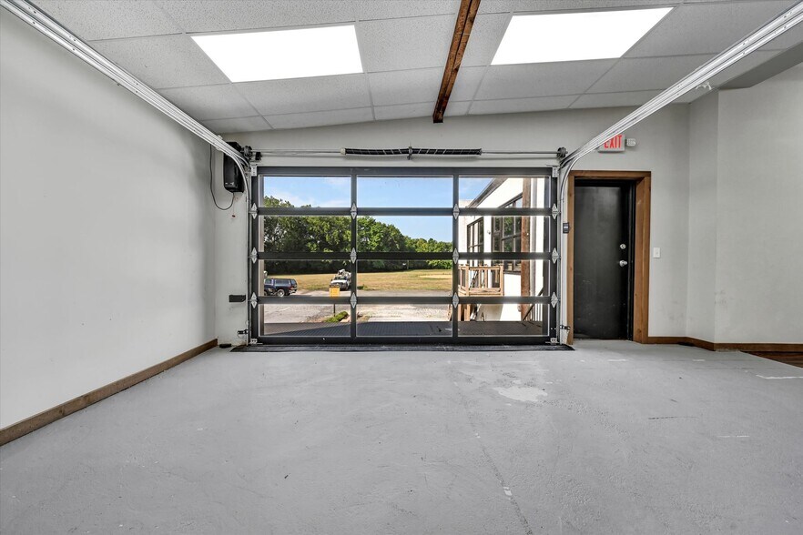 More Photos Of 1400 Maple St, Pottstown Light Distribution For Lease