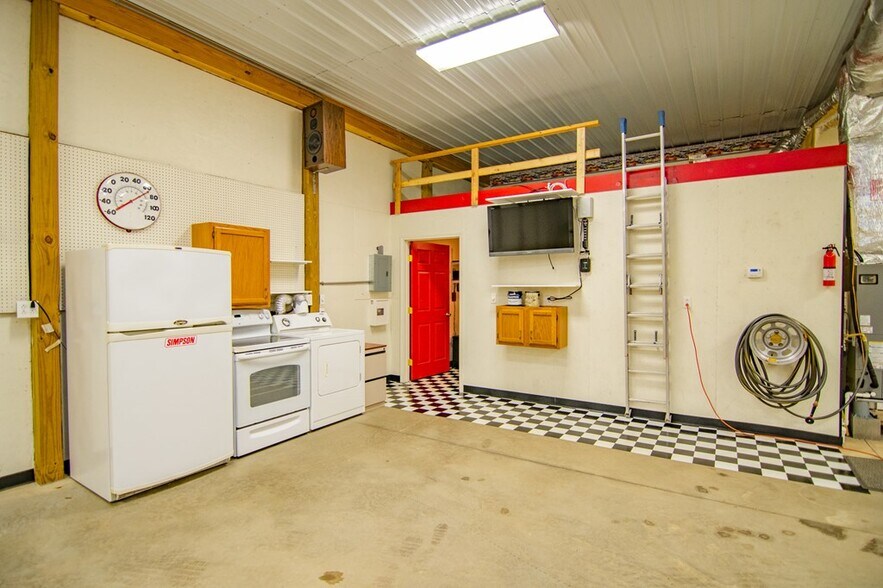 More Photos Of 1260 Dixons Run Rd, Triadelphia Warehouse For Sale