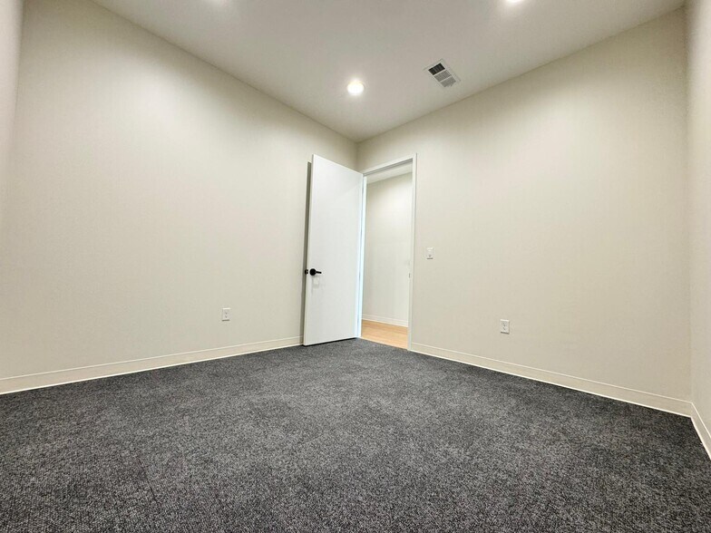 More Photos Of 1400 N Coit Rd, McKinney Unknown For Lease