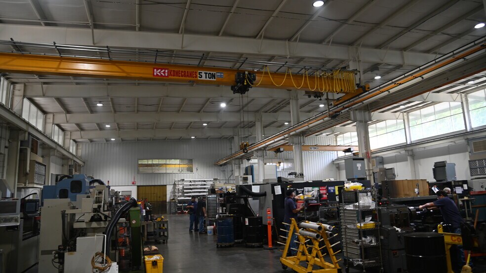 More Photos Of 1717 Brittmoore Rd, Houston Manufacturing For Lease