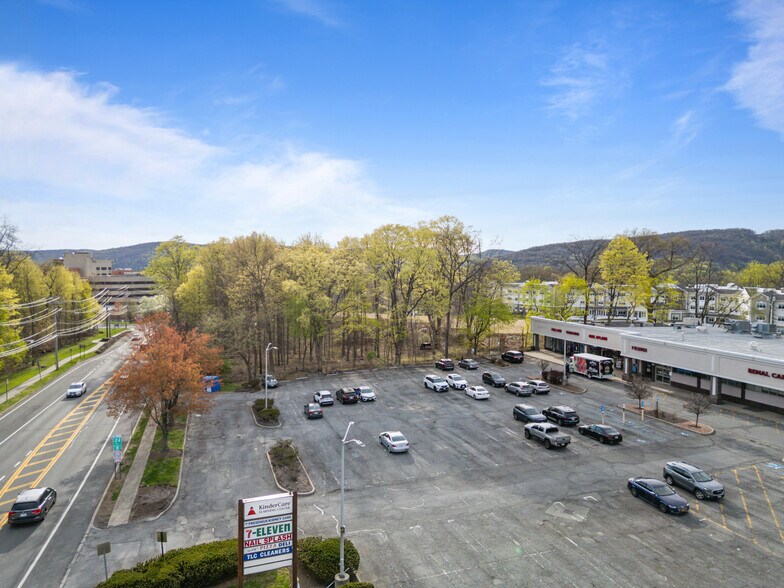 More Photos Of 20 Rt-59, Suffern Freestanding For Lease