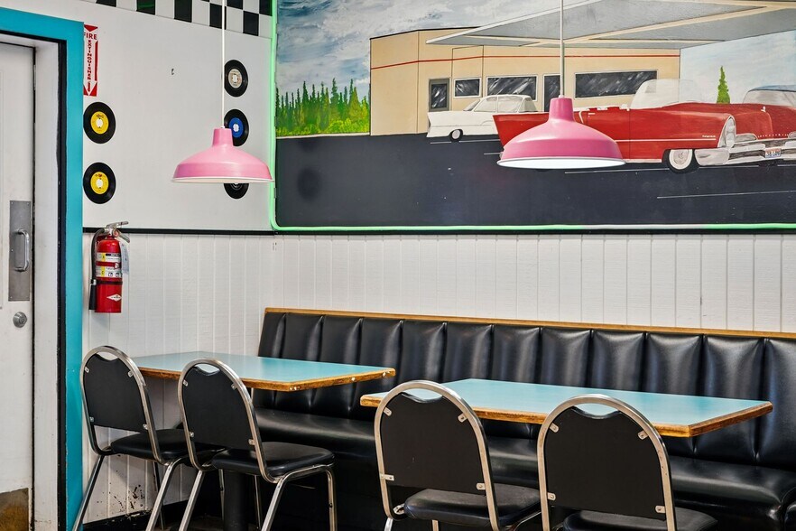 More Photos Of 213 W College Ave, Saint Maries Restaurant For Sale