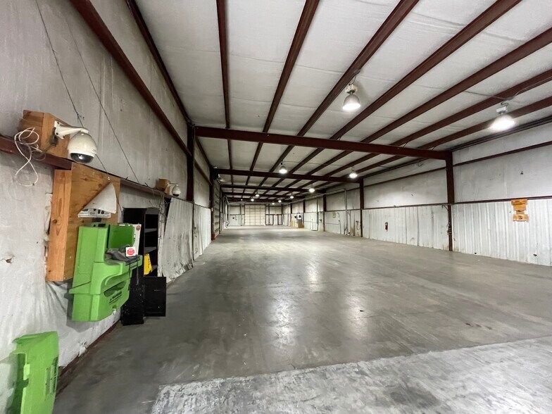 Primary Photo Of 2751 E Apache St, Tulsa Manufacturing For Lease