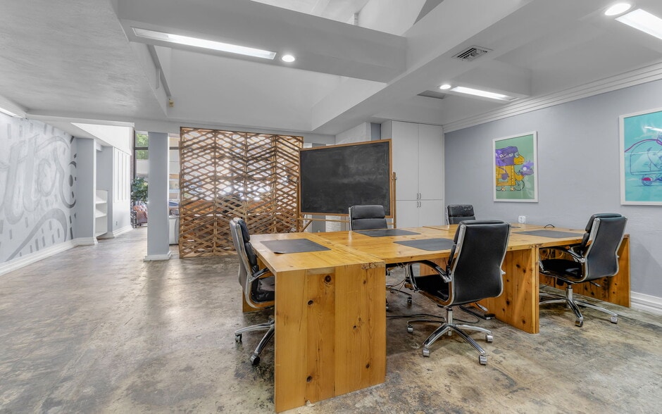 More Photos Of 211 W Freemason St, Norfolk Office Residential For Sale