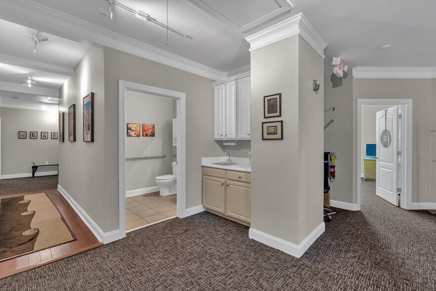 More Photos Of 3104 Creekside Village Dr NW, Kennesaw Loft Creative Space For Sale