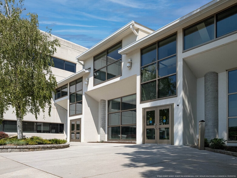 More Photos Of 148 East Ave, Norwalk Medical For Sale