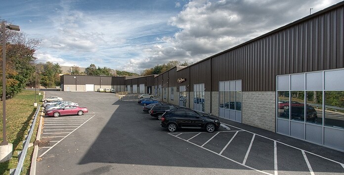 More Photos Of 60 Owens Dr, Wayne Service For Lease