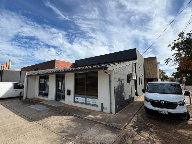 Primary Photo Of 62 Leader St, Forestville Office For Sale