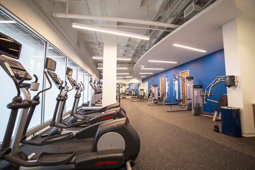 More Photos Of 1301 W 22nd St, Oak Brook Office For Lease