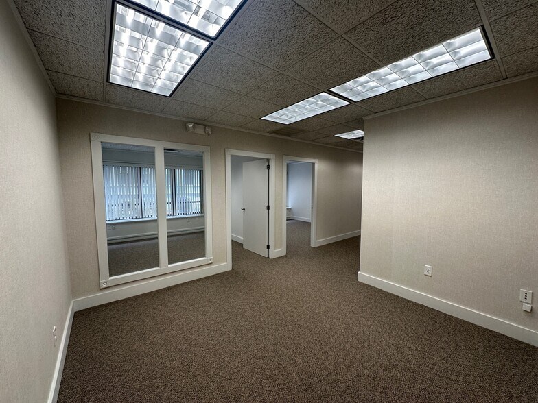 More Photos Of 111 State St, Boston Office For Lease