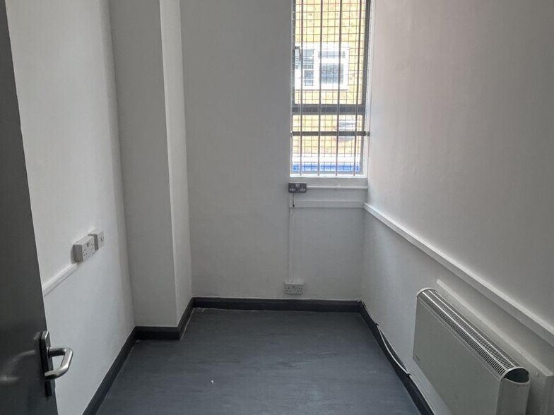 More Photos Of 8 High St, Ramsgate Storefront Retail Residential For Lease