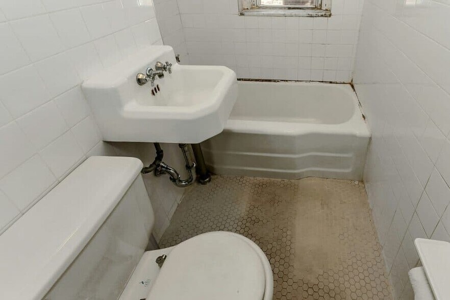 More Photos Of 240 Powers St, Brooklyn Apartments For Sale