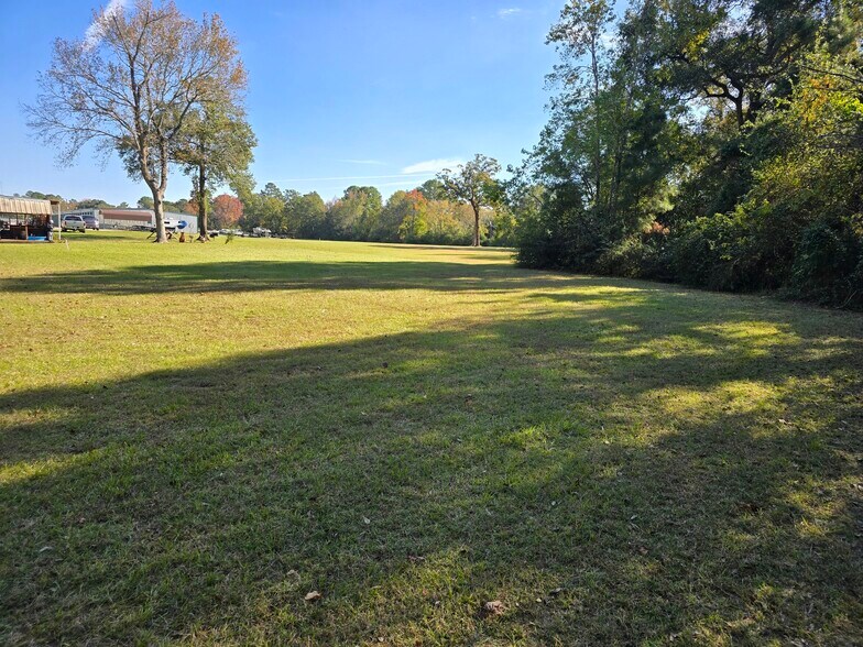 More Photos Of 12371 Cude Cemetery Rd, Willis General Retail For Sale