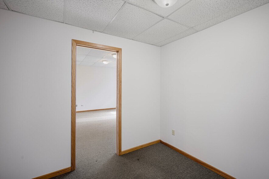 More Photos Of 1401-1405 Silver Lake Rd, New Brighton Medical For Lease