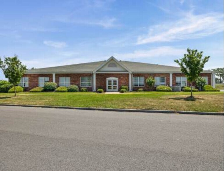 More Photos Of 70 Elizabeth Blackwell St, Geneva Office For Lease