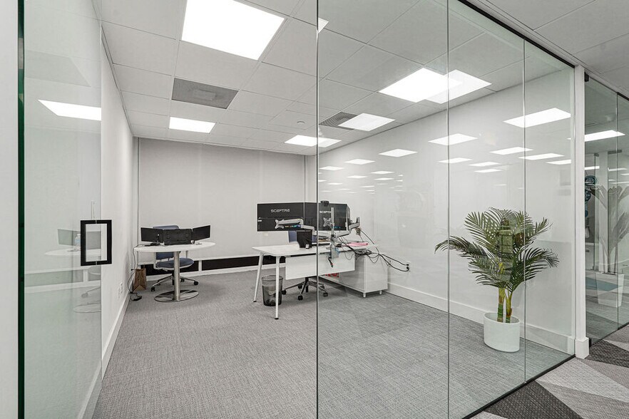 More Photos Of 1110 Brickell Ave, Miami Office For Sale