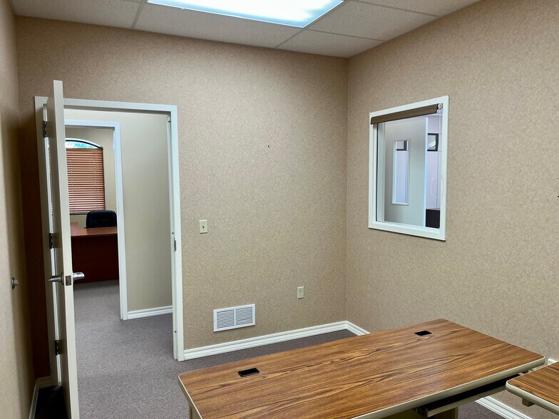 More Photos Of 201 Prospect Rd, Bloomington Storefront Retail Office For Lease