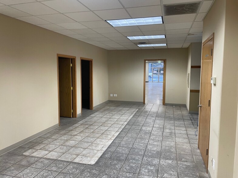More Photos Of 5417 E Broadway Ave, Spokane Service For Lease