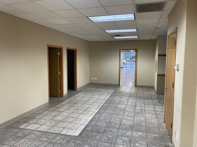 More Photos Of 5417 E Broadway Ave, Spokane Service For Sale