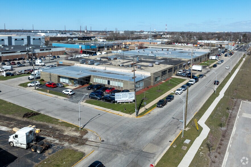 More Photos Of 1301 W Armitage Ave, Melrose Park Manufacturing For Lease