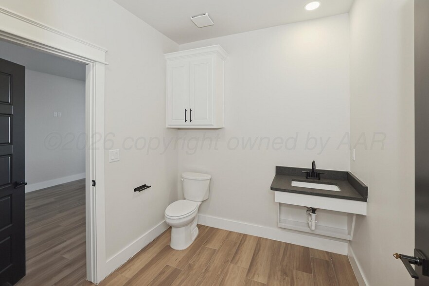 More Photos Of 8501 Cargo Ln, Amarillo Light Manufacturing For Sale