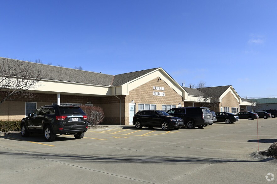 More Photos Of 33700-33760 Lear Industrial Pky, Avon Light Manufacturing For Sale