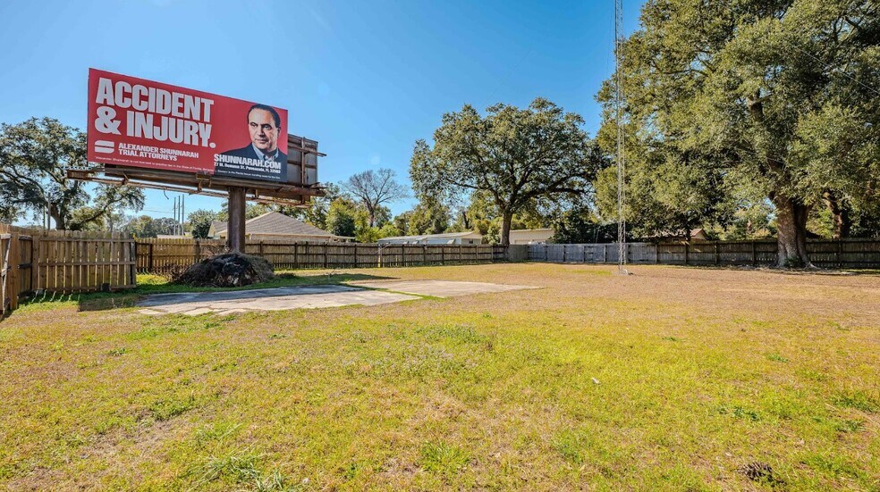 More Photos Of 10399 Chemstrand Rd, Pensacola Storefront Retail Office For Sale