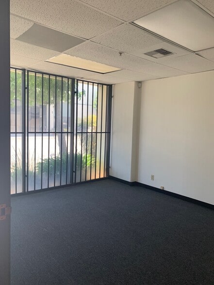 More Photos Of 100 S Reservoir St, Pomona Warehouse For Lease