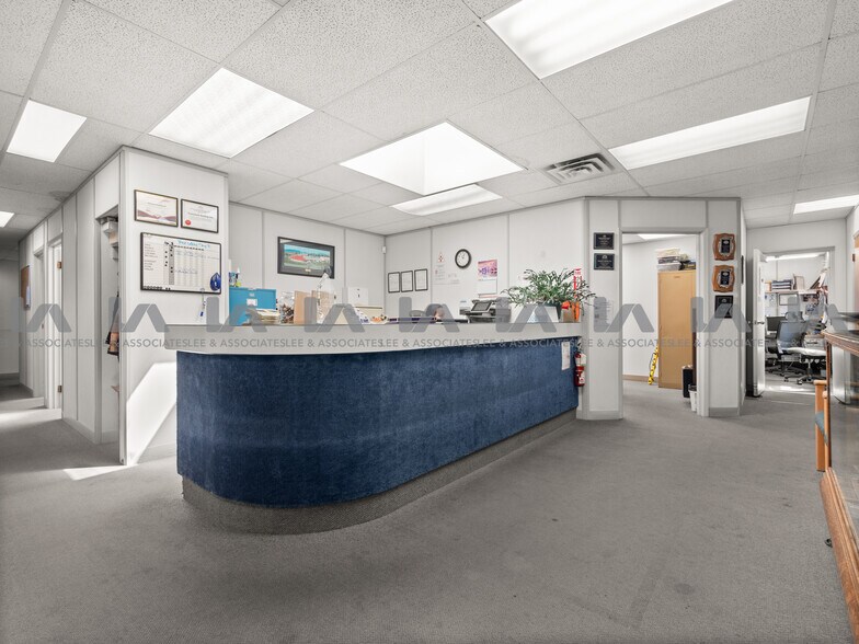 More Photos Of 13415 Comber Way, Surrey Manufacturing For Sale