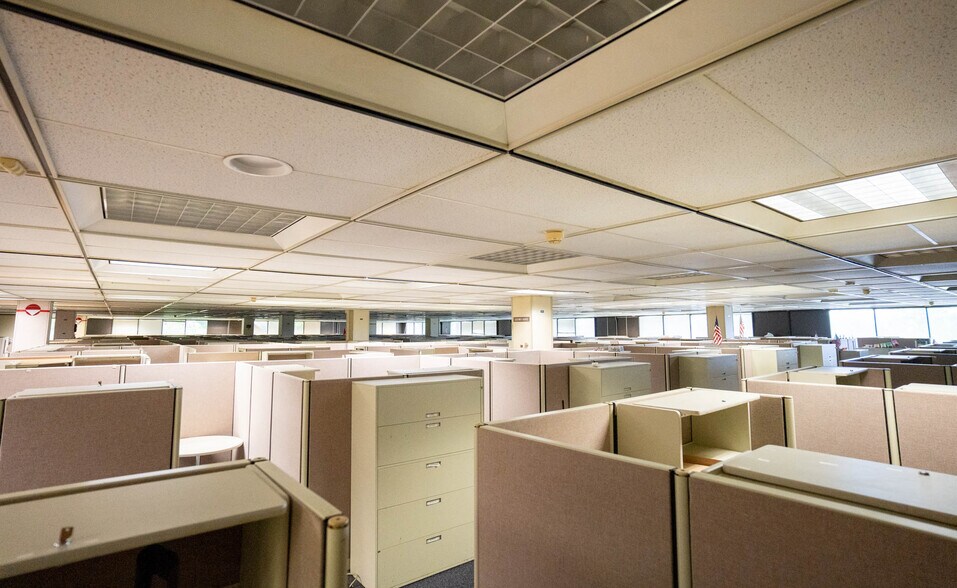 More Photos Of 8001 W Jefferson Blvd, Fort Wayne Office For Lease