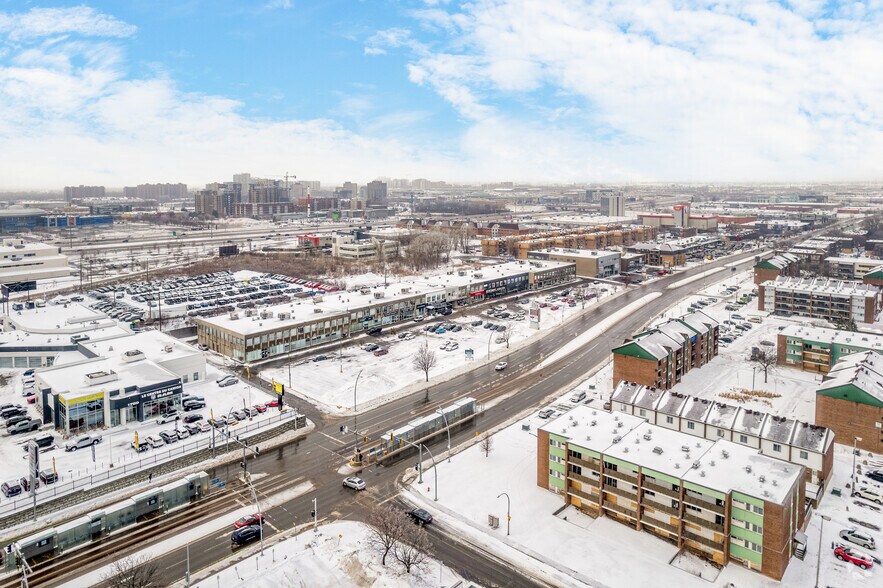 More Photos Of 1750-1824 Boul Le Corbusier, Laval Storefront Retail Office For Lease