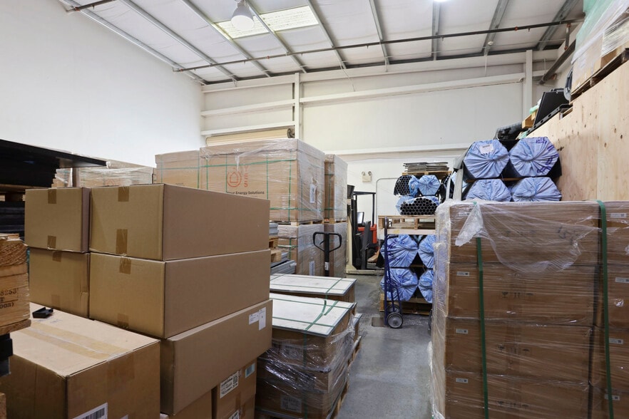 More Photos Of 600-626 Commerce Ct, Manteca Service For Lease