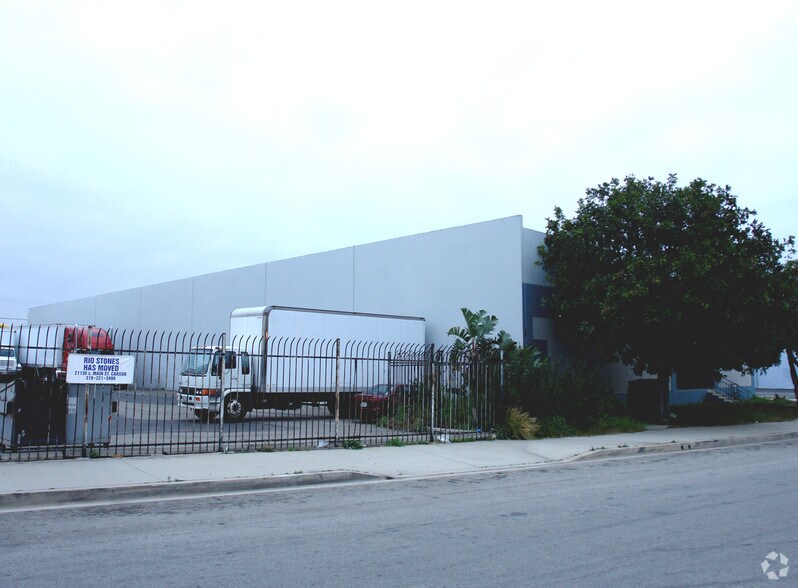 More Photos Of 201 W 132nd St, Los Angeles Distribution For Lease