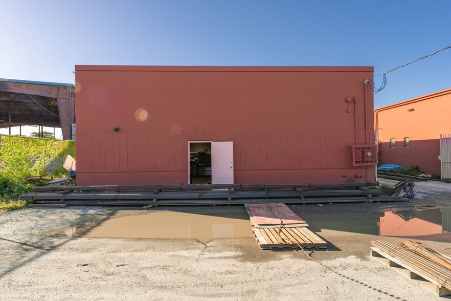Primary Photo Of 98 NE 74th St, Miami Warehouse For Sale