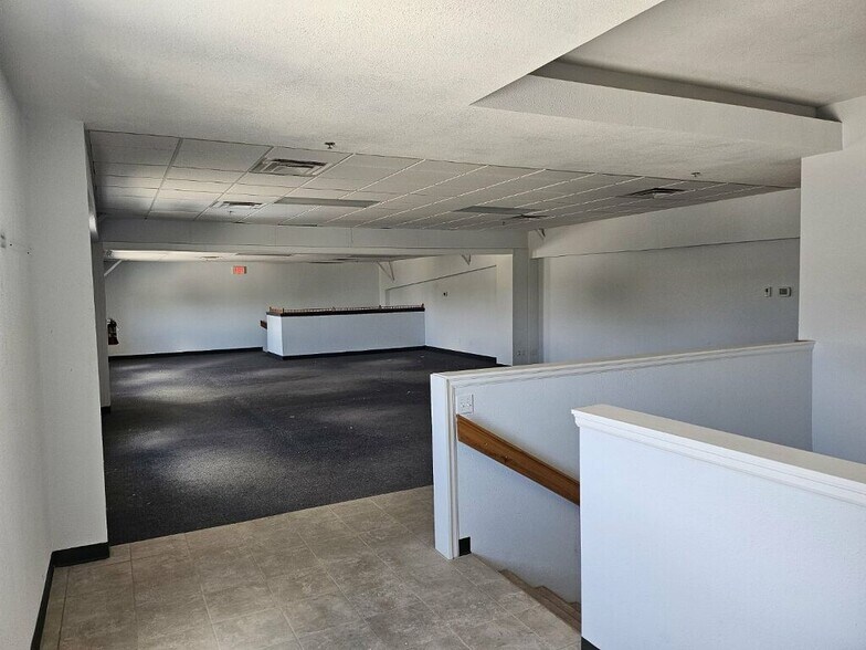 More Photos Of 7927-7939 Red Granite Loop, Colorado Springs Warehouse For Lease