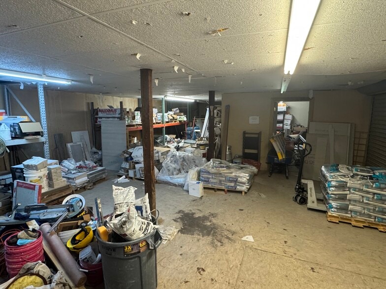 More Photos Of 100 E 32nd St, Bryan Freestanding For Lease