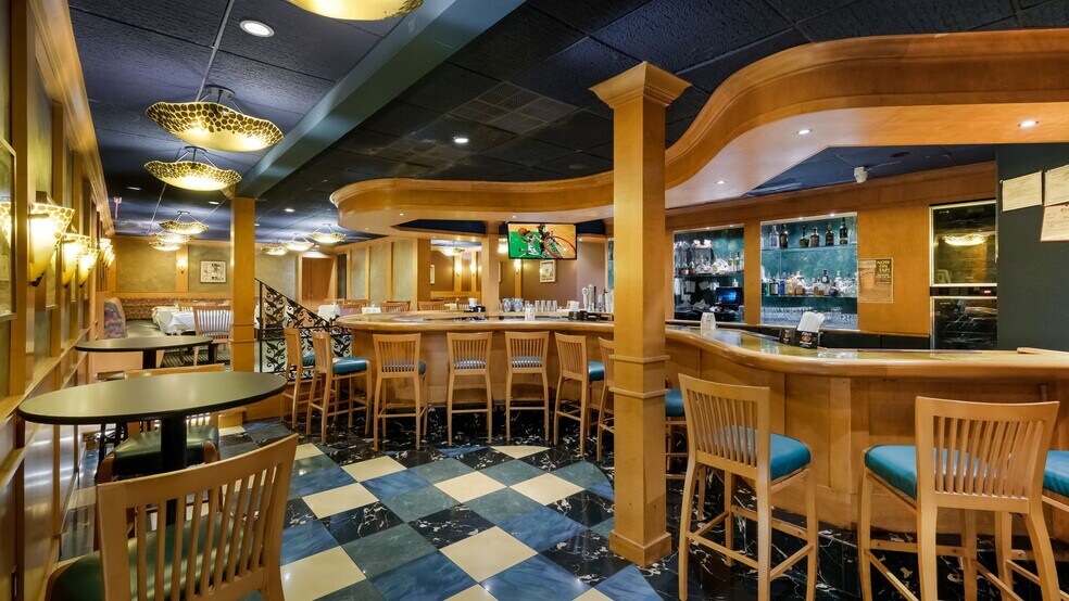 More Photos Of 1373 Easton Rd, Warrington Restaurant For Sale