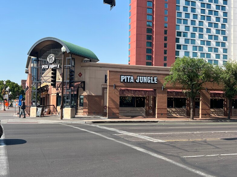 More Photos Of 4 E University Dr, Tempe Restaurant For Lease