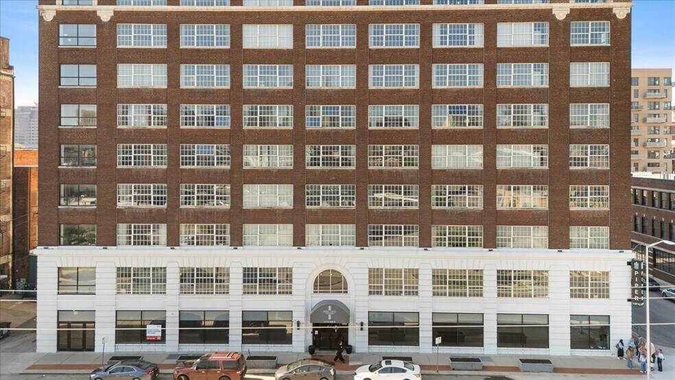 Primary Photo Of 117 W 20th St, Kansas City Apartments For Lease