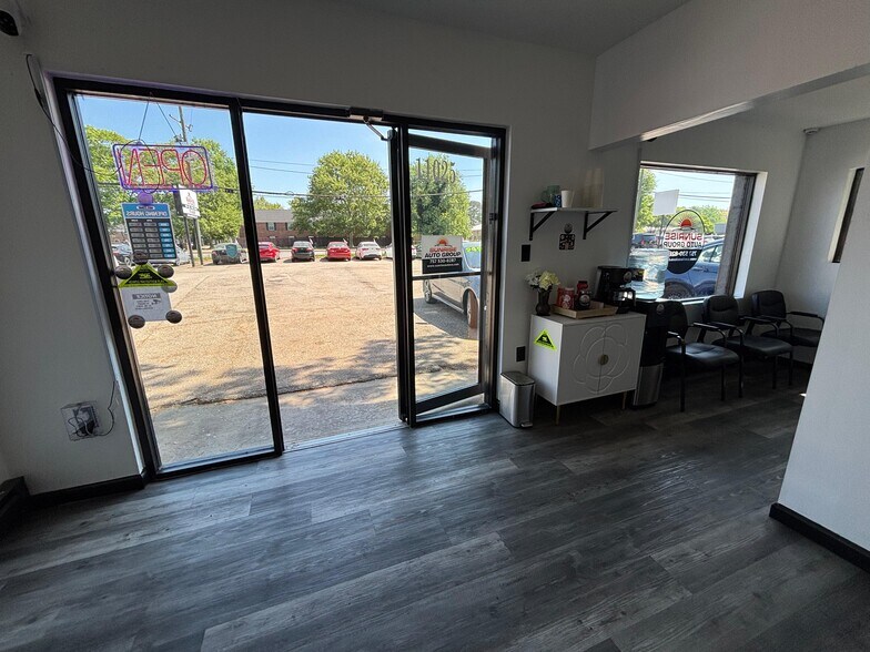More Photos Of 11021-11025 Jefferson Ave, Newport News Auto Dealership For Sale
