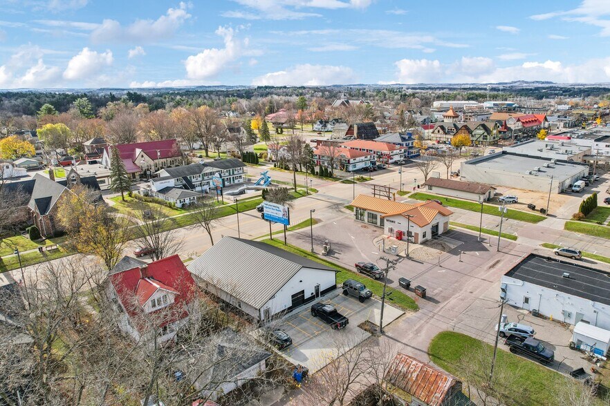 More Photos Of 613 Broadway, Wisconsin Dells Loft Creative Space For Sale
