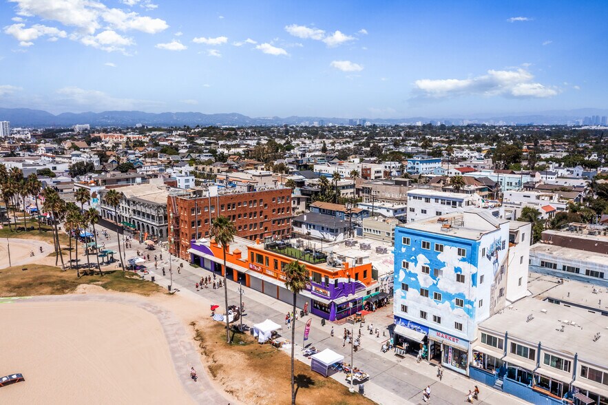 More Photos Of 1011-1011 Ocean Front Walk, Venice Storefront Retail Office For Sale