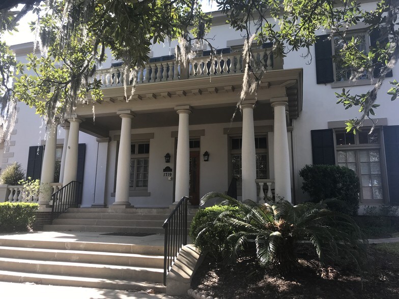 More Photos Of 1719 Abercorn St, Savannah Office Residential For Sale